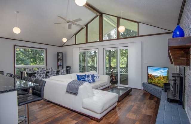 Bass Lake Retreat | 3 Bed, 2 Bath