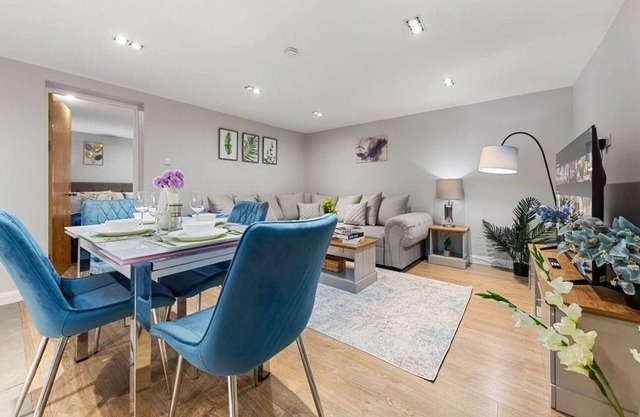 Battersea Apt, Mini Bar, Ac & Prime Location
