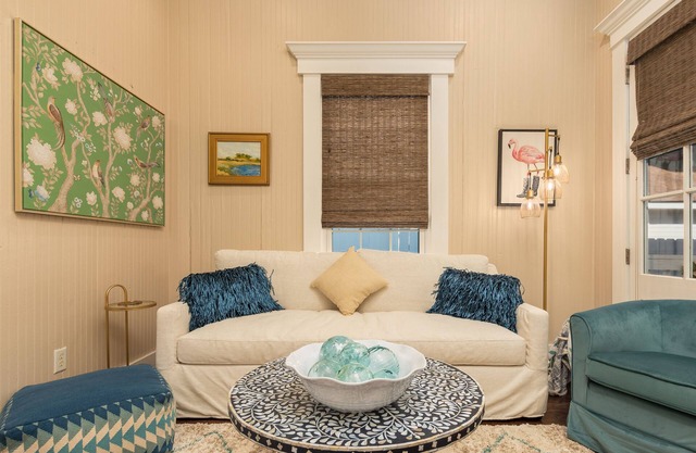 Bay St. Louis Cottage located less than a mile from Downtown!
