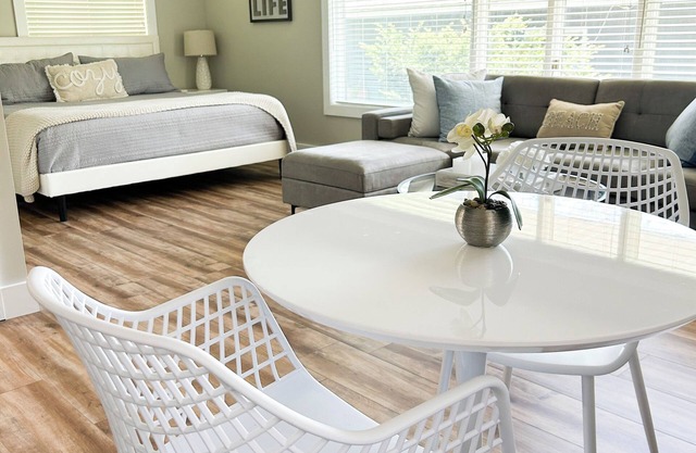 Bay Town Suite -Hospitality By the Bay