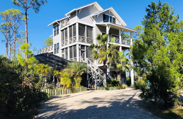 Bayfront, Handi-cap Accessible w/Pool & Elevator, Kayaks