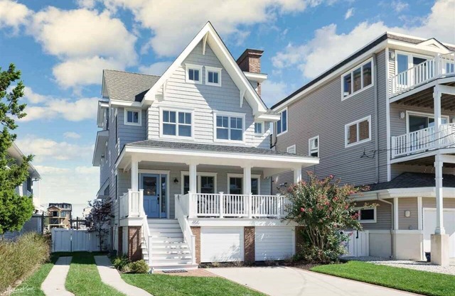 BAYFRONT! Walk to town! !NEWLY RENOVATED 2025!