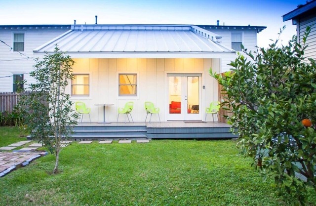 Bayou St. John Carriage Home, Perfect Location!