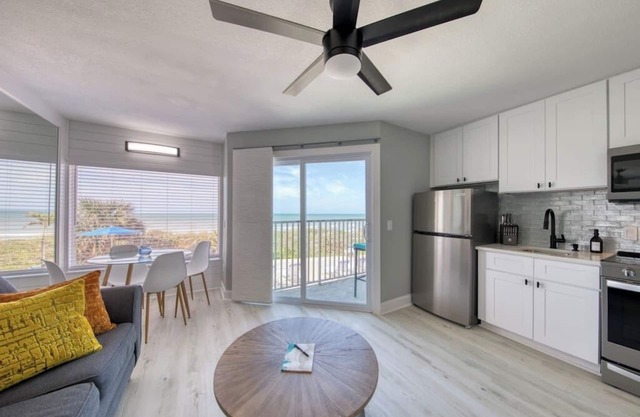 BBC110 Renovated Beachfront Condo W/Pool