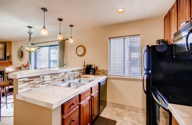 BC512534 Awesome 2 bdrm 2 bath in killer location of DTC - Greenwood Village, CO