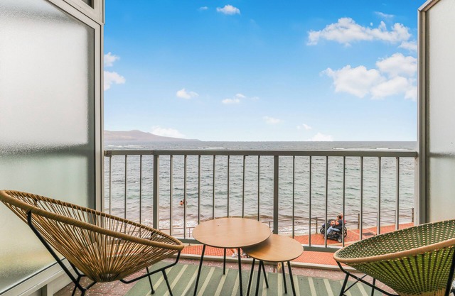 Beachside Comfort Las Canteras