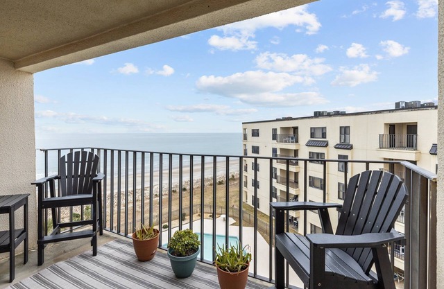 Beach Bliss - Oceanview 5th floor condo in Fun-Filled Summerwinds Resort