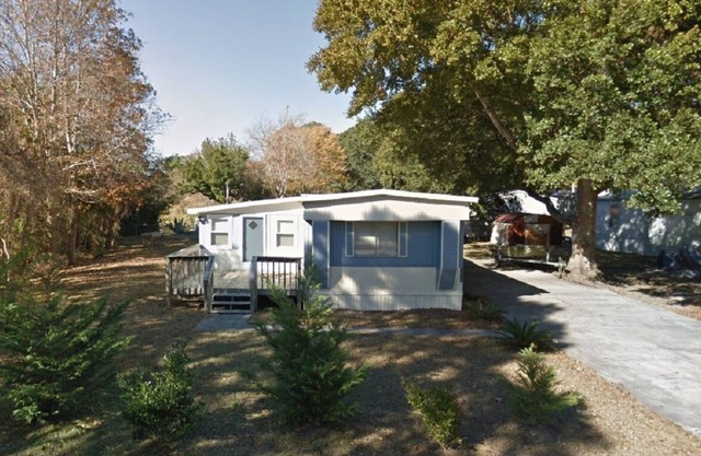 Beach Bungalow 5 minutes from the beach