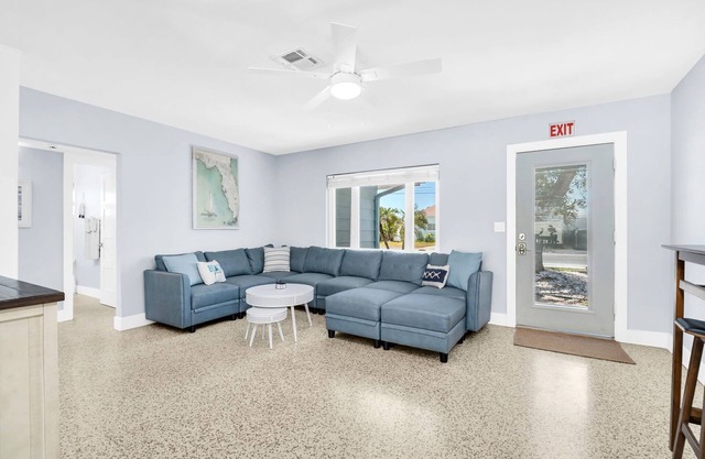 Beach Cottage Pool Spa Golf Cart Pet-Friendly