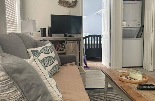 Beach Dreams Sweet Retreat. Lots of Updates! A few August days still available!
