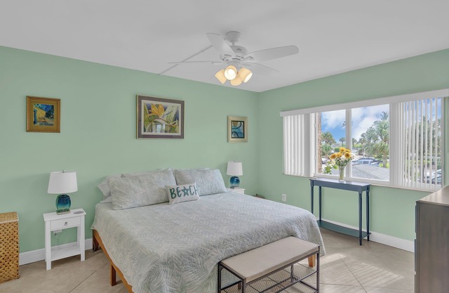 Beach Front Condo in Ocean Villages with King Size Bed