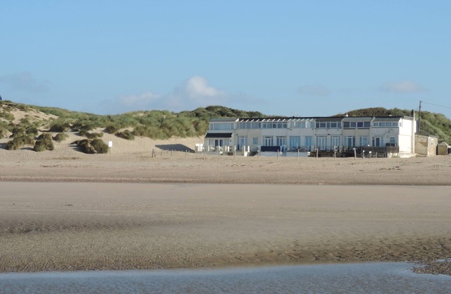 Beach Front Cottage with Direct Access to Stunning Sandy Beach, Dunes & Sea View