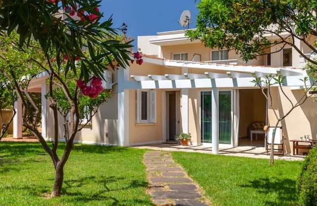 Beach Front House, Kalamaki Bungalow