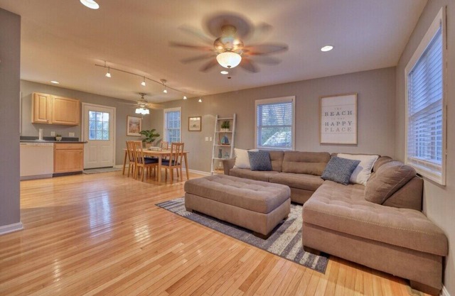 Beach Getaway in Beautiful Bayfront Community!