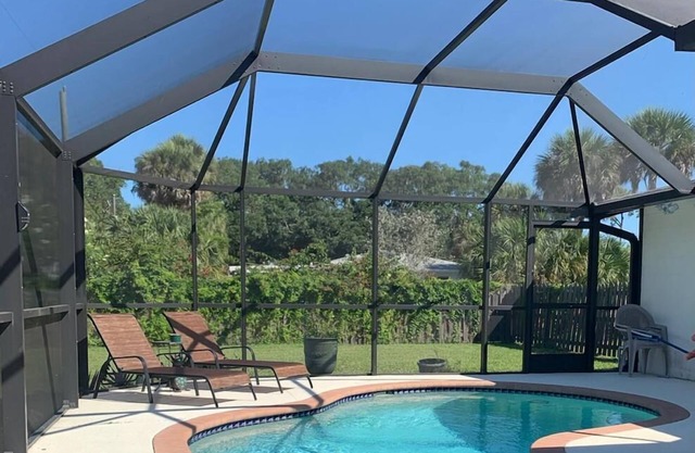 Beach getaway! Perfect for family in a heated private pool!