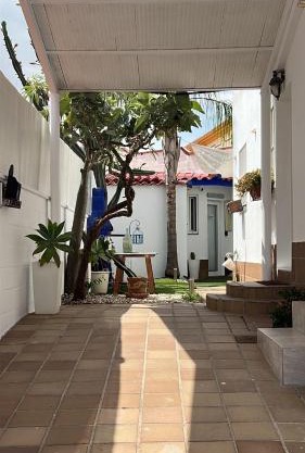 Beach-Goretti House