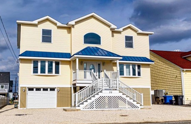 Beach Haven West. Pet Friendly. Waterfront. Lagoon front. Beach Badges. WIFI.