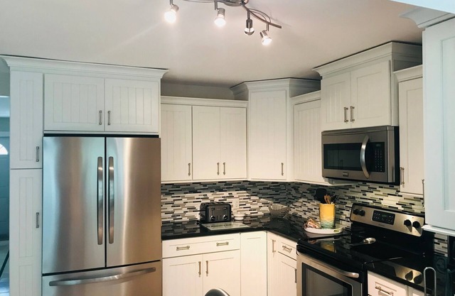 Beach house 2Bed 1Bath house - Great location! close to beaches and amenities.