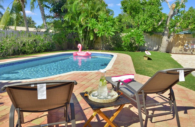 Beach House 51 - Large Heated Pool - 10min from Beach
