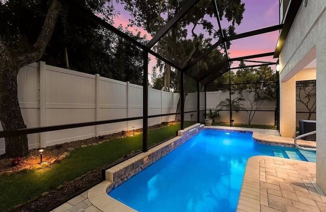 Beach House - 5BR - Heated Pool - Hot Tub - Pool TV - Minutes to Beach
