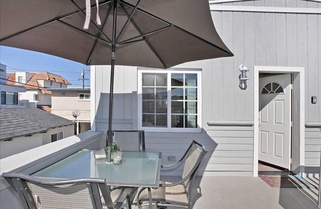 Beach House in Sunny South Mission Beach - Dover Ct.
