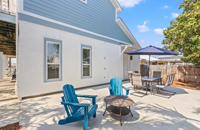 Beach House – Spacious 4BR Retreat with Gulf Views & Observation Deck!