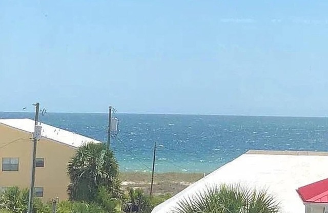 Beach House - Waterside Paradise by PHG