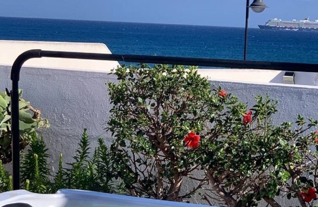 Beach house with wifi beach and pool