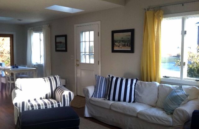 Beach Life! Walk/Bike to Kelly Beach Town Beach Passes Included PET FRIENDLY