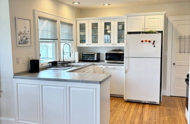 Beach Oasis - Quiet, sunset marina views, patio w/grill