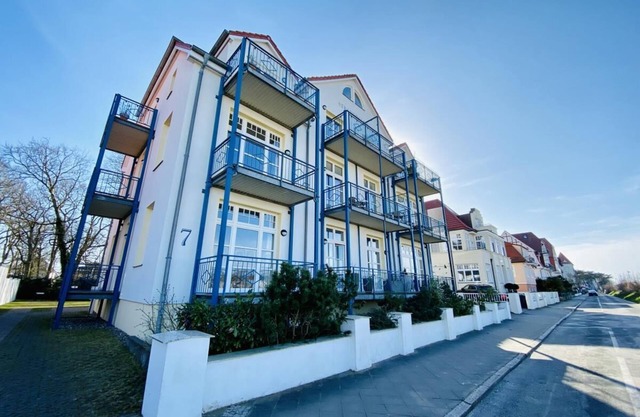Beach palace/sea view, on the beach