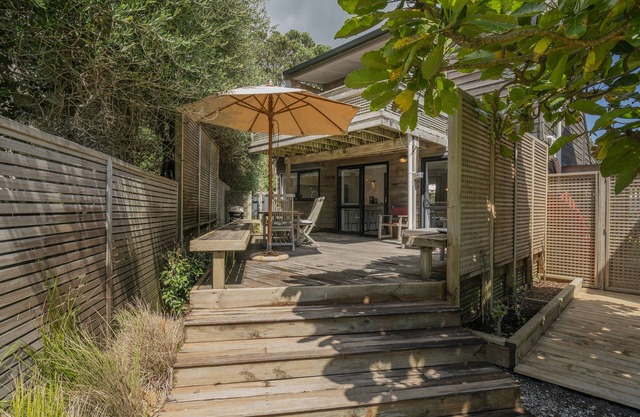 Beach Road Beauty - Pauanui Holiday Home