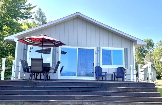 Beach Themed Cottage on Crooked Lake - Sleeps 6