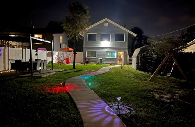 Beach to Bay Bungalow - midway btw downtown and St. Pete Beach! Pet friendly!