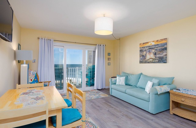 Beach, Views, and Relaxation at "What The Shell"!