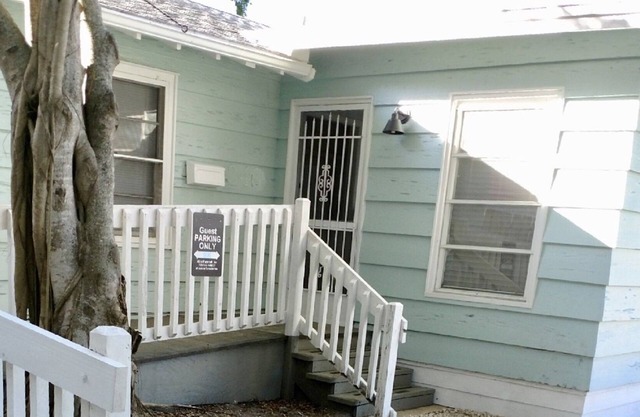 *Beach, Village, Canal, Dock & Private Heated Pool!