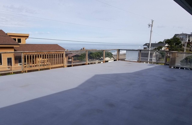 Beachcombers Haven - Family and Group event lodging on the Central Oregon Coast!