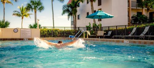 Beachfront 1st floor condo at Sandalfoot Sanibel Island 1B1