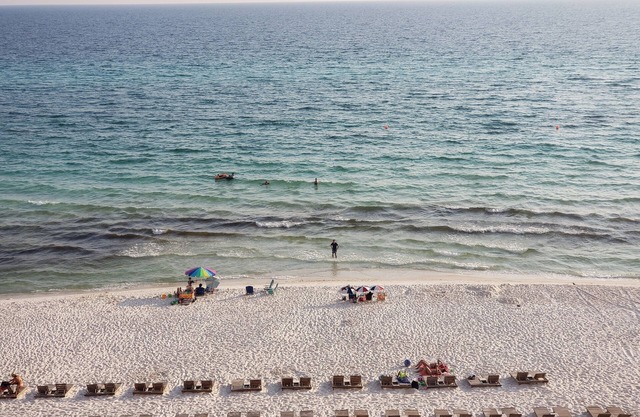 Beachfront, 4th Floor at SPLASH! FREE Beach Chairs & Umbrella Included!