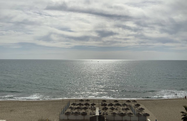 BEACHFRONT APARTMENT IN FUENGIROLA