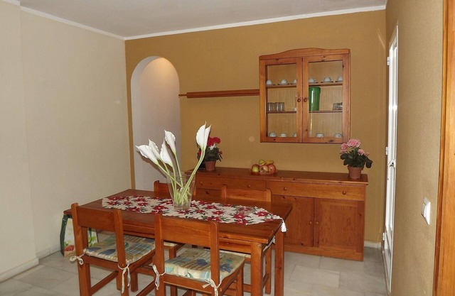 Beachfront Apartment with 3 Bedrooms, Pool & Garden - Cap i Corp, Alcalà de Xivert
