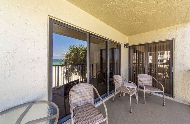 Beachfront Balcony Views - 2b 2b - The Shores #301