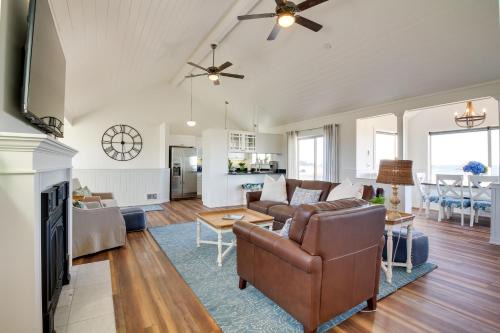 Beachfront Bandon Vacation Rental with Ocean View!