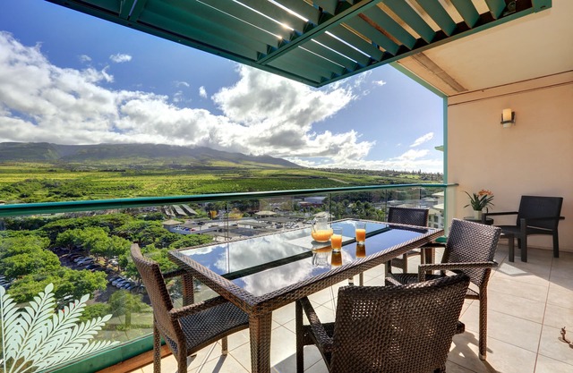 Beachfront Bliss at Honua Kai Resort – Romantic Penthouse Floor Condo, Sleeps 4