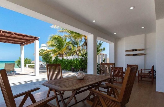 Beachfront Coastal Retreat with private pool & terrace / Villa Tajota