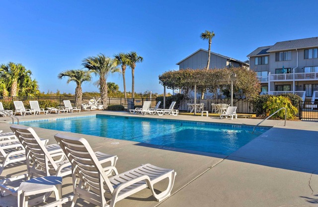 Beachfront Condo w/3 Pools on St Helena Island!
