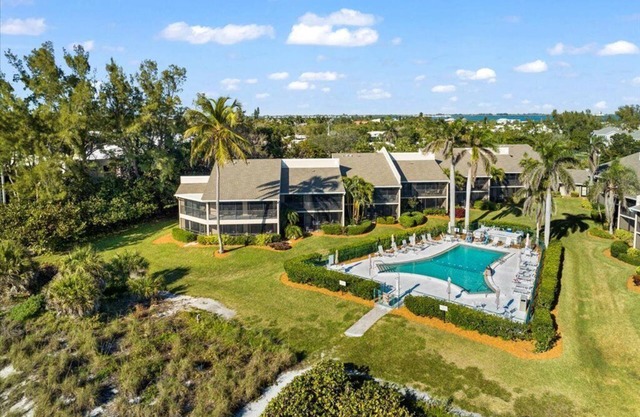 Beachfront Condo in Longboat Key