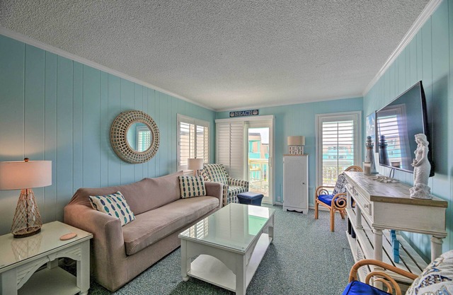 Beachfront Condo w/Boardwalk & Pool Access!