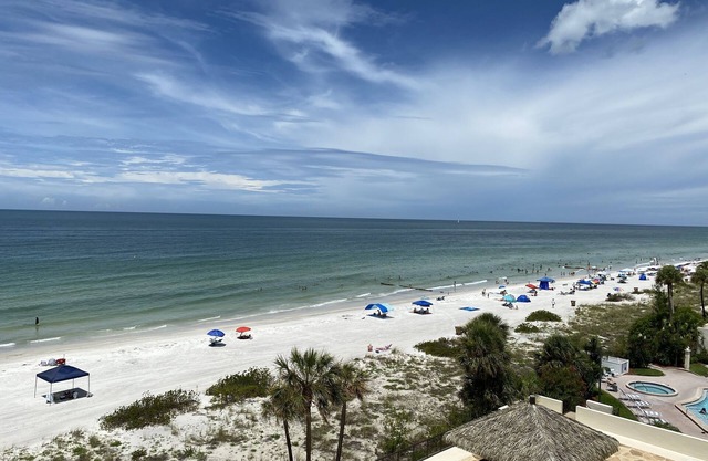 Beachfront Condo in Ocean Sands in Madeira Beach