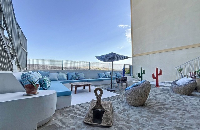 Beachfront F3 Apartment with Parking in Carnon, Renovated, Direct Beach Access, Terraces, and Chic Decor